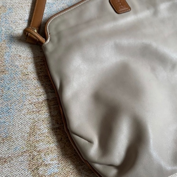 Celine crossbody, beautiful buttery ivory leather - Picture 3 of 13